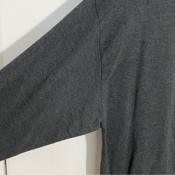 LL bean women gray crewneck long sleeves  plain top - Picture 3 of 11